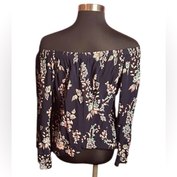 Floral Off-Shoulder Top - Black and Green - Picture 3 of 3